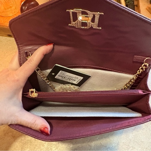 Badgley Mischka Purple Crossbody Bag with Gold Hardware and Quilted Design - Picture 5 of 15